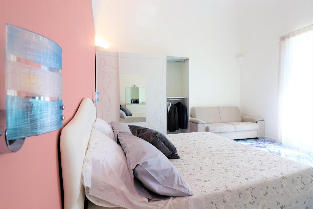Mary'S Apartments - De Vivo Realty Massa Lubrense Bagian luar foto